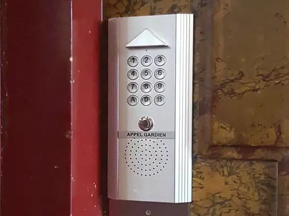 Contrôle d’accès d&rsquo;un immeuble, Butte Montmartre