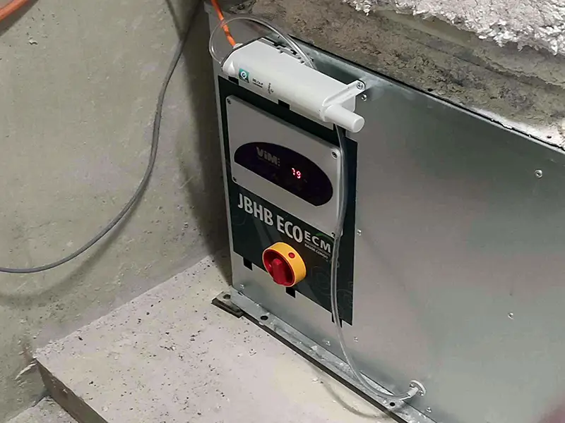 Pose de 43 sondes de température, d’humidité, de CO2 et de pression dans un immeuble parisien