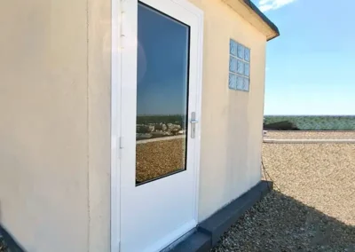 Bloc-porte en acier pour la sécurisation de l’accès à une terrasse d’immeuble à Vincennes