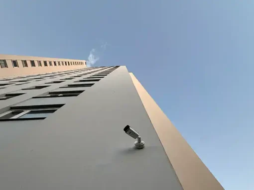 Surveiller le pied des immeubles pour prévenir toute malveillance